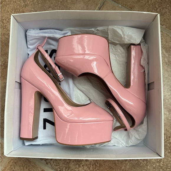 Schutz Light Pink Patent Leather Renee Heel, Size 7 - Picture 5 of 7